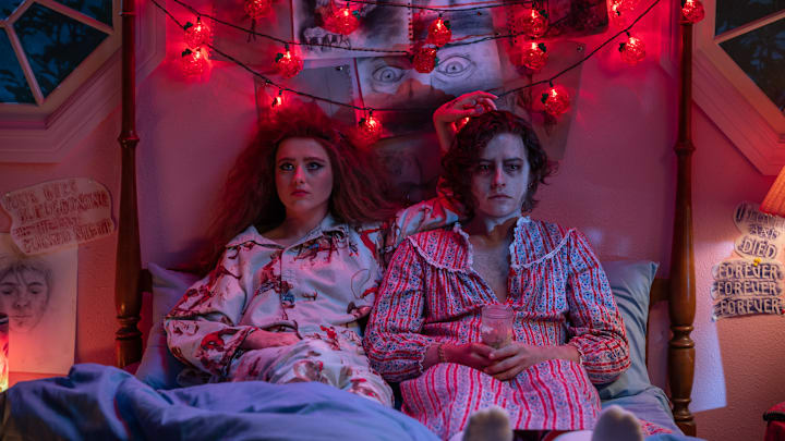 4208_D023_00173_R Kathryn Newton stars as Lisa Swallows and Cole Sprouse as The Creature in LISA FRANKENSTEIN, a Focus Features release.