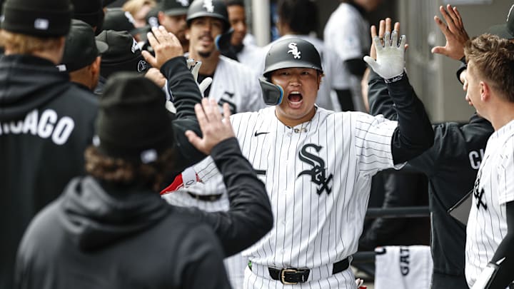 Apr 4, 2026; Chicago, Illinois, USA; Chicago White Sox first baseman Munetaka Murakami (5) celebrates with teammates in the dugout after hitting a two-run home run against the Toronto Blue Jays during the sixth inning at Rate Field. Mandatory Credit: Kamil Krzaczynski-Imagn Images