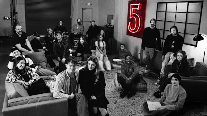 STRANGER THINGS. (L to R) Noah Schnapp, Millie Bobby Brown, David Harbour, Winona Ryder, Cara Buono, Joe Keery, Amybeth McNulty, Charlie Heaton, Brett Gelman, Maya Hawke, Natalia Dyer, Jamie Campbell Bower, Priah Ferguson, Linda Hamilton, Gaten Matarazzo, Caleb McLaughlin, Ross Duffer, Matt Duffer, Finn Wolfhard, and Sadie Sink of STRANGER THINGS. Cr. Atsushi Nishijima/Netflix © 2024