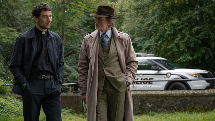 Wake Up Dead Man: A Knives Out Mystery. (L-R) Josh O’Connor and Daniel Craig in Wake Up Dead Man: A Knives Out Mystery. Cr. John Wilson/Netflix © 2025