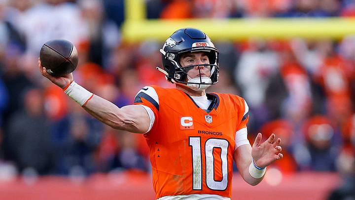 Bo Nix no podrá estar en el Juego de Campeonato de la Liga Americana de la NFL debido a una fractura en el tobillo. Bo Nix no podrá estar en el Juego de Campeonato de la Liga Americana de la NFL debido a una fractura en el tobillo.