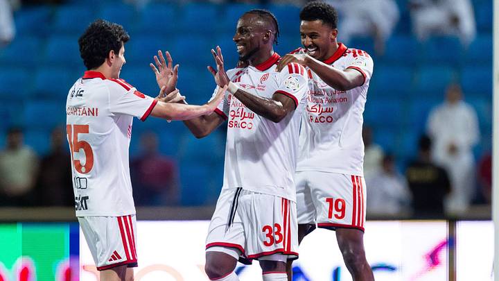 El delantero celebra su gol a lo Panenka en la goleada del Al-Qadisiya. El delantero celebra su gol a lo Panenka en la goleada del Al-Qadisiya.