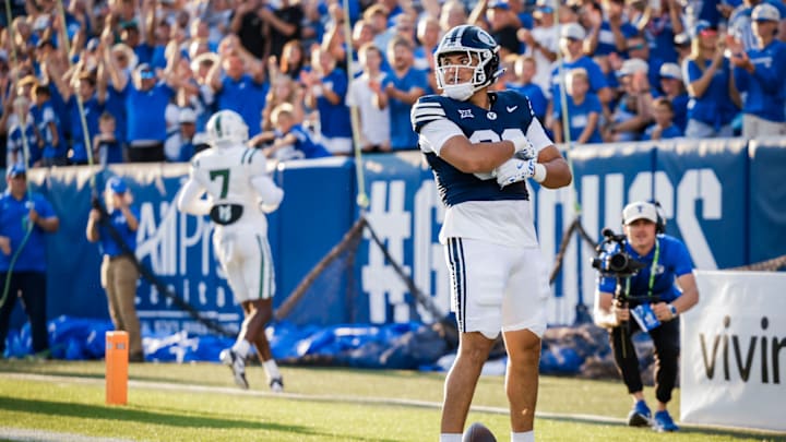 BYU tight end Noah Moeaki scores a touchdown against Portland State BYU tight end Noah Moeaki scores a touchdown against Portland State