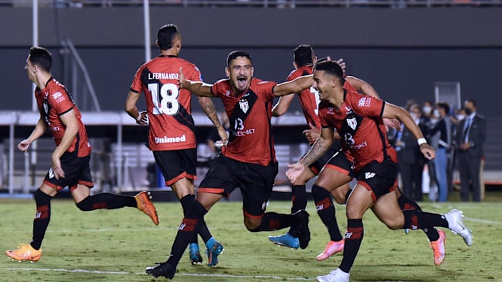 Atlético-GO superou uma grande desvantagem para protagonizar uma histórica classificação às quartas da Copa Sul-Americana