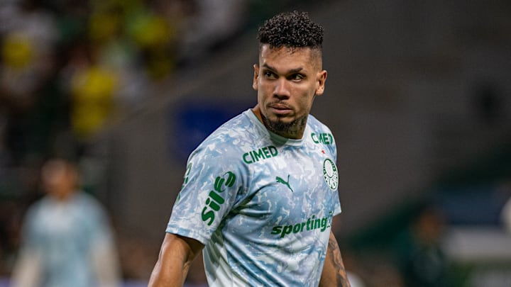 Paulinho entrou no segundo tempo do Clássico da Saudade 
