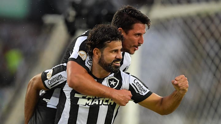 Substituto de Tiquinho Soares, Diego Costa marcou seus primeiros gols pelo Botafogo