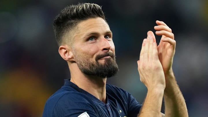 La France retourne au combat.