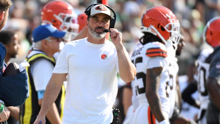Oct 13, 2024; Philadelphia, Pennsylvania, USA; Cleveland Browns head coach Kevin Stefanski on the sidelines against the Philadelphia Eagles during the second quarter at Lincoln Financial Field. Mandatory Credit: Eric Hartline-Imagn Images