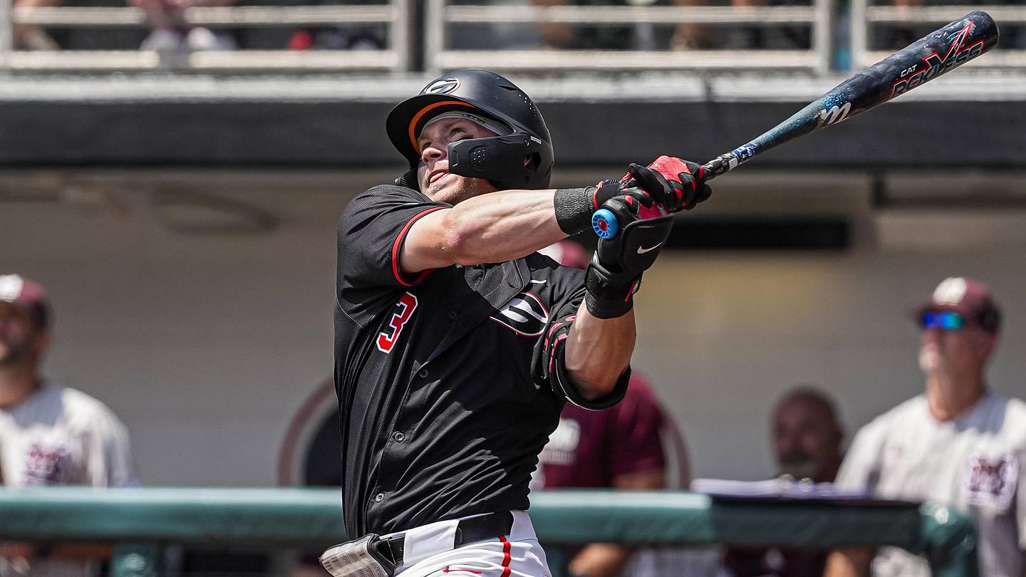 Umpire's controversial overturn nearly cost Georgia Game 1 Super Regional victory