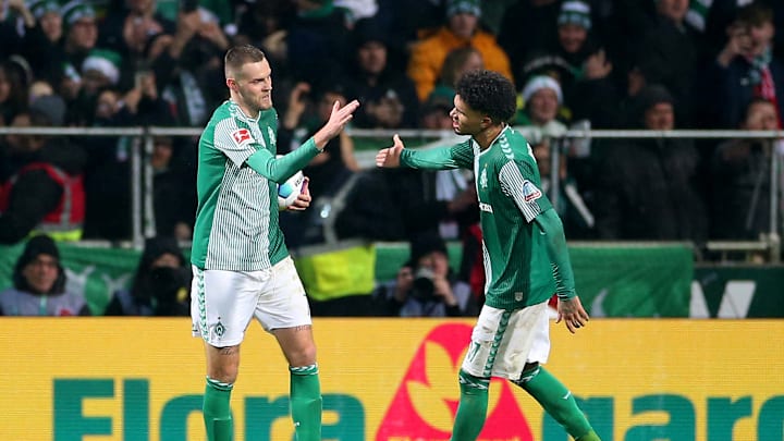 Justin Njinmah (r.) & Marvin Ducksch beim Torjubel