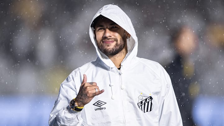 Neymar ainda é dúvida para o duelo contra o Fluminense