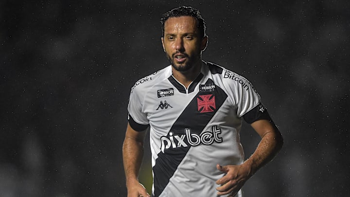 Vasco e Bahia aparecem firmes no G-4; CSA com “pé” na Série C e mais: o que ainda está em jogo nas rodadas finais da Série B de 2022. Vasco e Bahia aparecem firmes no G-4; CSA com “pé” na Série C e mais: o que ainda está em jogo nas rodadas finais da Série B de 2022.