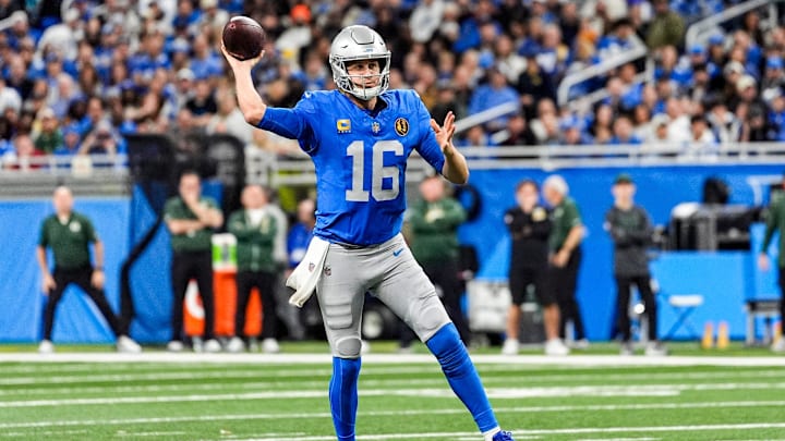Detroit Lions quarterback Jared Goff (16) makes a pass against Green Bay Packers during the second half at Ford Field in Detroit on Thursday, Nov. 27, 2025.