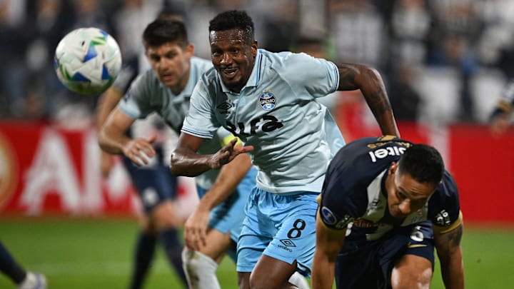 Grêmio perdeu por 2x0 para o Alianza Lima no jogo de ida Grêmio perdeu por 2x0 para o Alianza Lima no jogo de ida