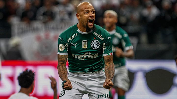 Hoje no Palmeiras, Felipe Melo pegou pênalti quando defendia o Galatasaray, da Turquia. 