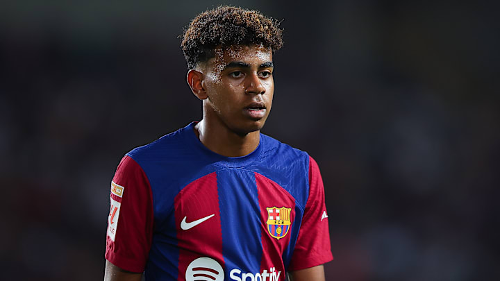 Lamine Yamal prolonge son contrat avec le FC Barcelone.