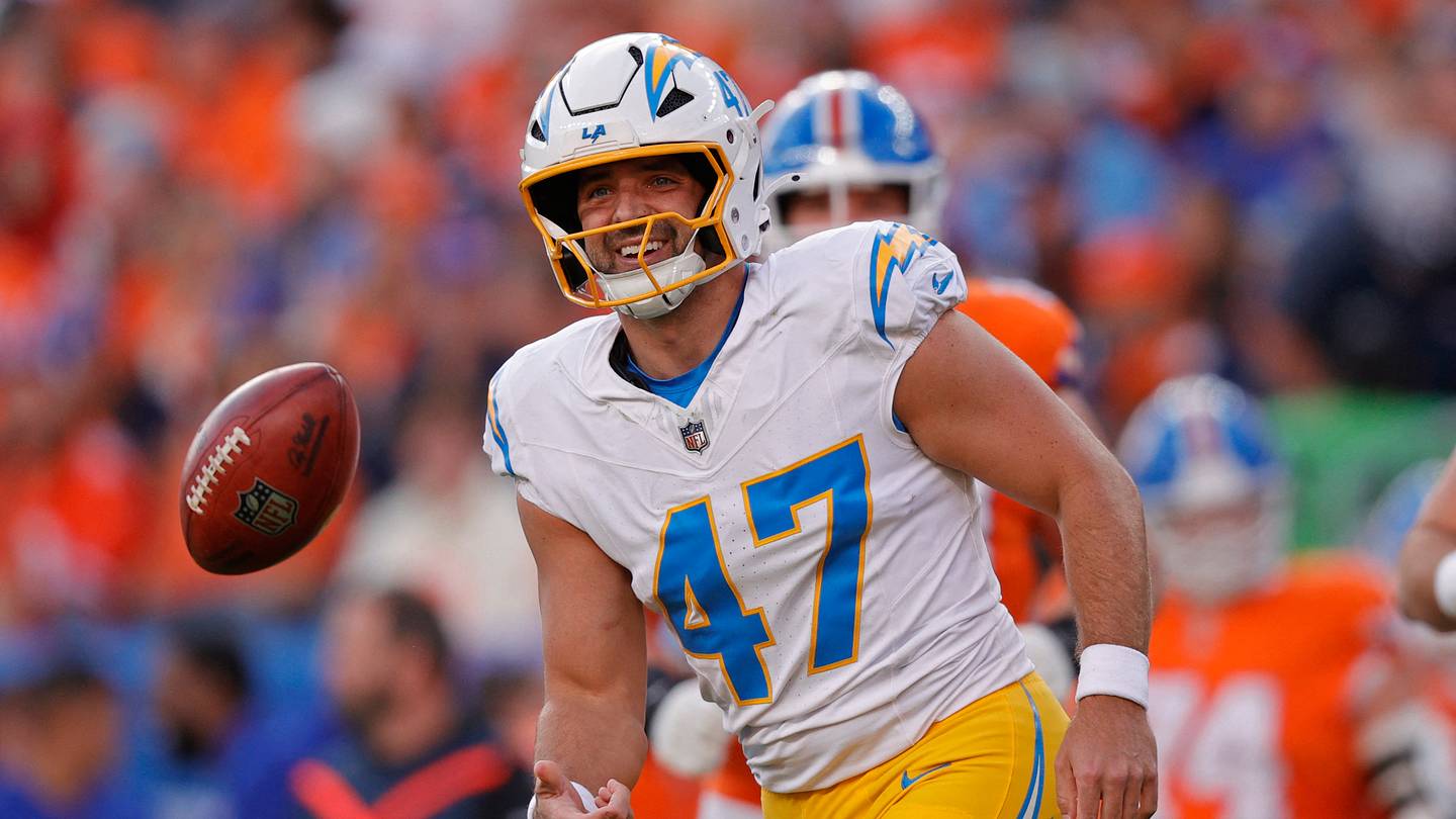 Chargers Roster Spotlights: Josh Harris & Peter Bowden, A Young Prodigy and Legendary Veteran