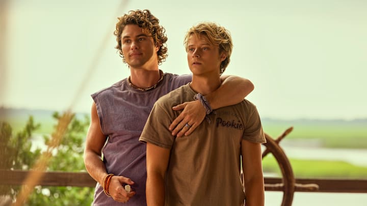 Outer Banks. (L to R) Chase Stokes as John B, Rudy Pankow as JJ in episode 403 of Outer Banks. Cr. Jackson Lee Davis/Netflix © 2024