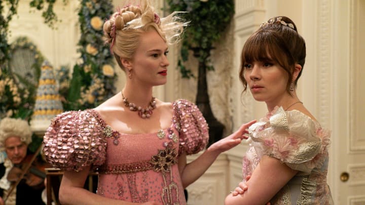 (L to R) Jessica Madsen as Cressida Cowper, Claudia Jessie as Eloise Bridgerton in episode 305 of Bridgerton