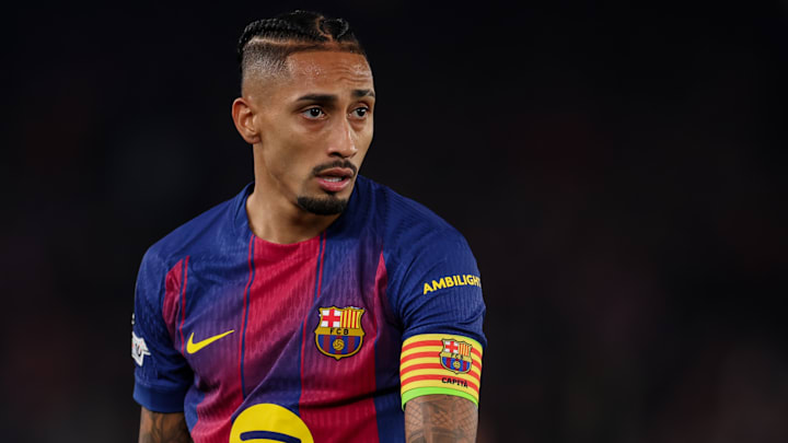 Raphinha débute la rencontre à Prague. Raphinha débute la rencontre à Prague.