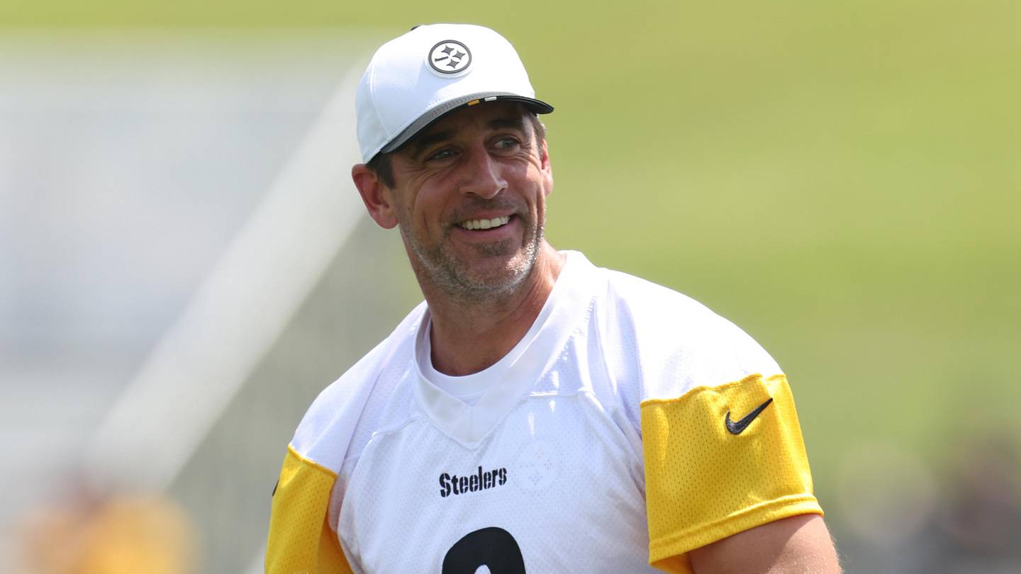 Aaron Rodgers Declined Steelers Higher Contract Offer