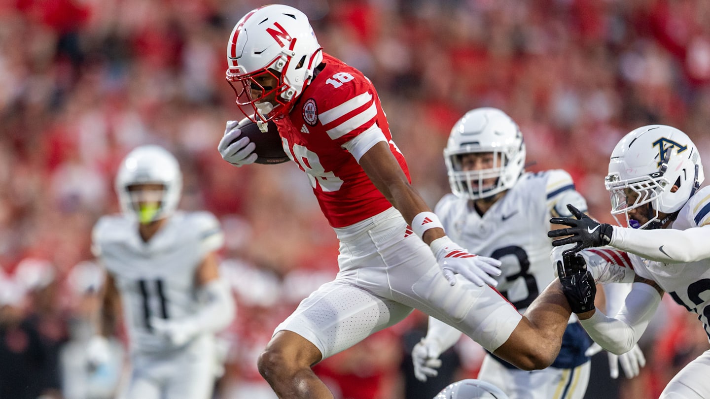 Nebraska Football Sophomore Wideout Wins Dunk Contest, Shows Impressive Athleticism