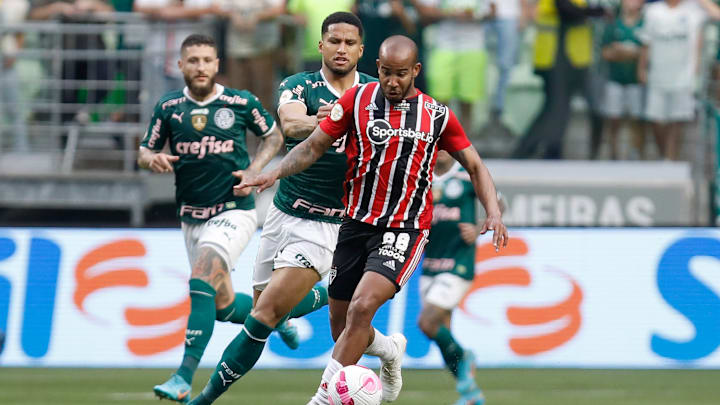 Com um a menos, São Paulo conseguiu segurar o Palmeiras no Allianz Parque Com um a menos, São Paulo conseguiu segurar o Palmeiras no Allianz Parque