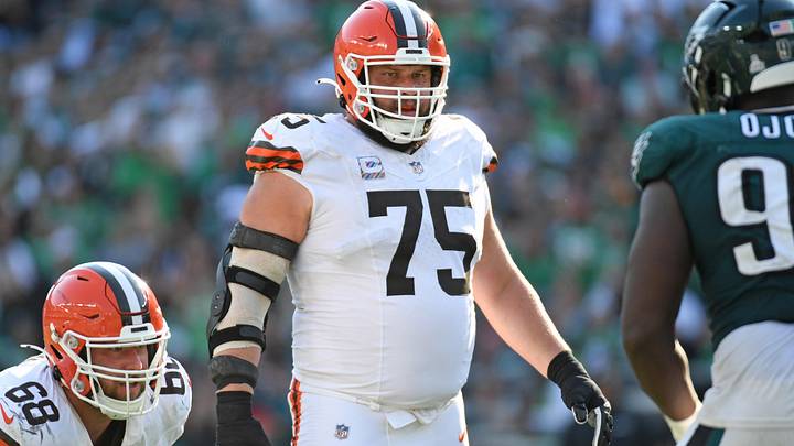 Cleveland Browns guard Joel Bitonio against the Philadelphia Eagles at Lincoln Financial Field.