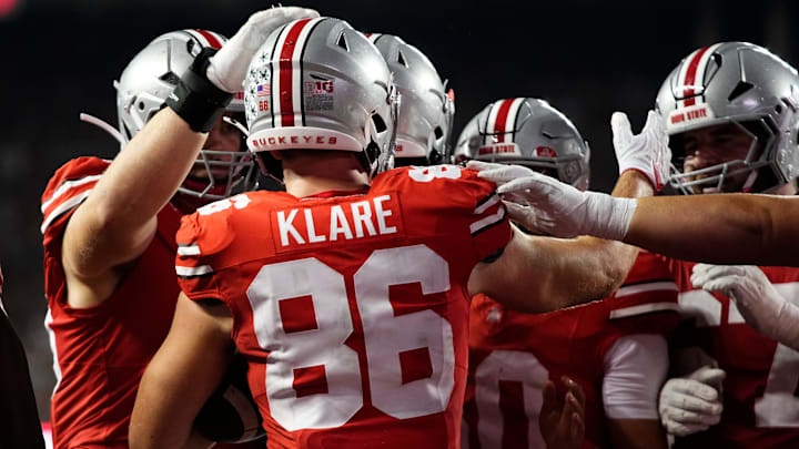 Teammates celebrate a touchdown by Ohio State Buckeyes tight end Max Klare (86) during the NCAA football game against the Ohio Bobcats at Ohio Stadium on Sept. 13, 2025. Ohio State won 37-9.