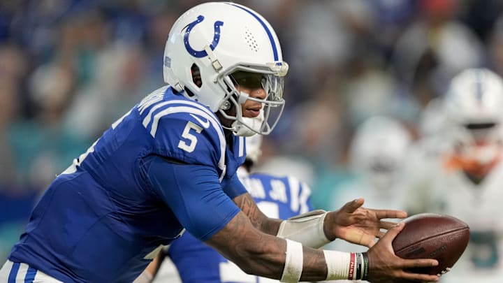 Oct 20, 2024; Indianapolis, Indiana, USA; Indianapolis Colts quarterback Anthony Richardson (5) catches the snap during a game against the Miami Dolphins at Lucas Oil Stadium. Mandatory Credit: Grace Hollars/IndyStar USA TODAY Network via Imagn Images Oct 20, 2024; Indianapolis, Indiana, USA; Indianapolis Colts quarterback Anthony Richardson (5) catches the snap during a game against the Miami Dolphins at Lucas Oil Stadium. Mandatory Credit: Grace Hollars/IndyStar USA TODAY Network via Imagn Images