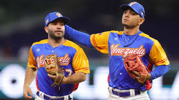 José Altuve abandonó el choque entre Estados Unidos y Venezuela en la parta baja del quinto inning