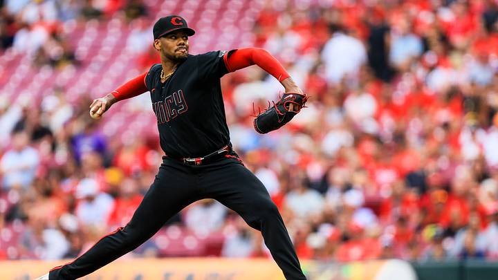 Jul 31, 2026; Cincinnati, Ohio, USA; Cincinnati Reds starting pitcher Hunter Greene (21) pitches against the Pittsburgh Pirates in the first inning at Great American Ball Park. Mandatory Credit: Katie Stratman-Imagn Images Jul 31, 2026; Cincinnati, Ohio, USA; Cincinnati Reds starting pitcher Hunter Greene (21) pitches against the Pittsburgh Pirates in the first inning at Great American Ball Park. Mandatory Credit: Katie Stratman-Imagn Images