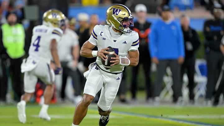 Nov 22, 2025; Pasadena, California, USA; Washington Huskies quarterback Demond Williams Jr. (2) sets to pass during the first half against the UCLA Bruins at the Rose Bowl. Mandatory Credit: Jayne Kamin-Oncea-Imagn Images Nov 22, 2025; Pasadena, California, USA; Washington Huskies quarterback Demond Williams Jr. (2) sets to pass during the first half against the UCLA Bruins at the Rose Bowl. Mandatory Credit: Jayne Kamin-Oncea-Imagn Images