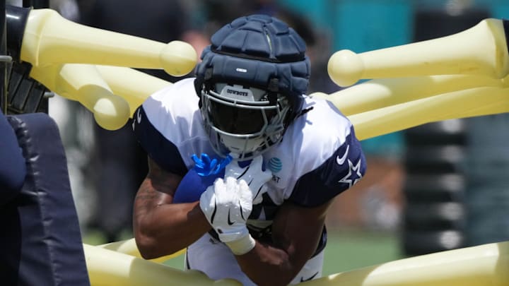 Dallas Cowboys running back Jaydon Blue carries the ball at training camp at the River Ridge Fields.