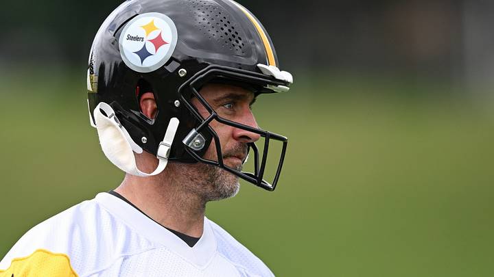 Pittsburgh Steelers QB Aaron Rodgers Pittsburgh Steelers QB Aaron Rodgers