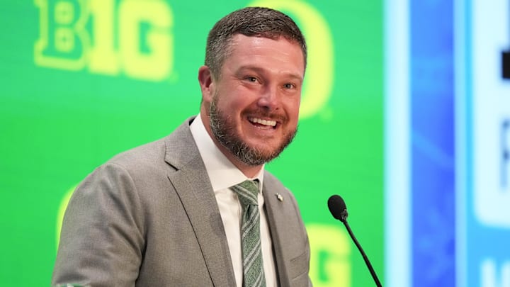 Jul 23, 2025; Las Vegas, NV, USA; Oregon head coach Dan Lanning speaks to the media during the Big Ten NCAA college football media days at Mandalay Bay Resort. Mandatory Credit: Lucas Peltier-Imagn Images