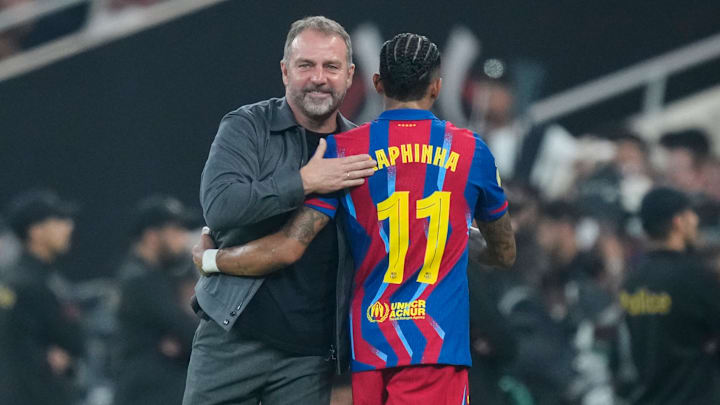 Raphinha está de volta ao elenco de Hansi Flick