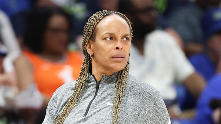 Sky coach Teresa Weatherspoon during Chicago's 87–79 loss to the Wings on May 15, 2024.