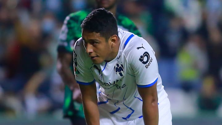 Luis Romo falló penalti ante León