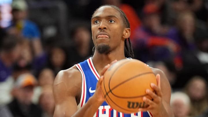 Nov 4, 2024; Phoenix, Arizona, USA; Philadelphia 76ers guard Tyrese Maxey (0) shoots against the Phoenix Suns during the second half at Footprint Center. Mandatory Credit: Joe Camporeale-Imagn Images