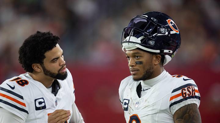 Caleb Williams tries to iron out a situation with the passing attack with former Bears receiver DJ Moore.