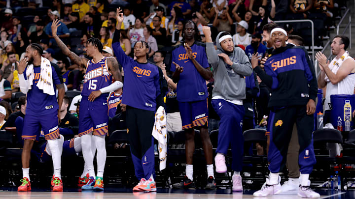 Phoenix Suns v Los Angeles Lakers