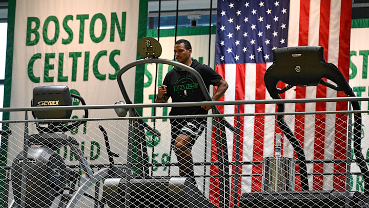 Sep 25, 2025; Boston, MA, USA; Boston Celtics head coach Joe Mazzulla runs on a treadmill at the Auerbach Center. Mandatory Credit: Eric Canha-Imagn Images Sep 25, 2025; Boston, MA, USA; Boston Celtics head coach Joe Mazzulla runs on a treadmill at the Auerbach Center. Mandatory Credit: Eric Canha-Imagn Images