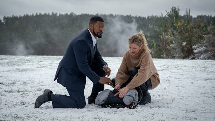 Back In Action. (L to R) Jamie Foxx as Matt and Cameron Diaz as Emily in Back In Action.
