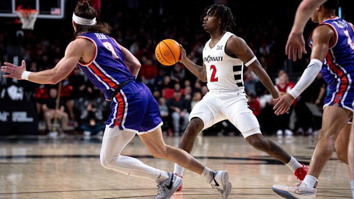 Cincinnati Bearcats outlast Evansville Purple Aces at Fifth Third Arena in 2023