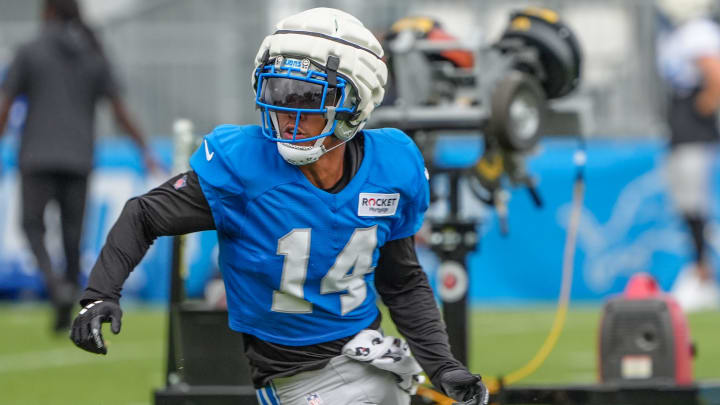 Detroit Lions wideout Amon-Ra St. Brown (14) Detroit Lions wideout Amon-Ra St. Brown (14)