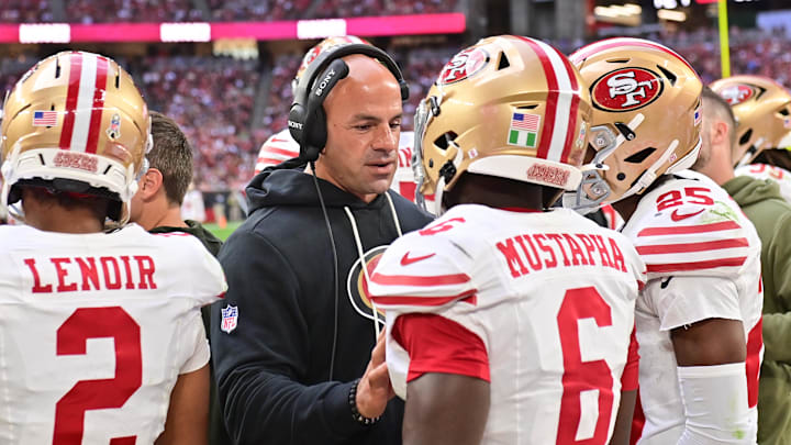 Nov 16, 2025; Glendale, Arizona, USA; San Francisco 49ers defensive coordinator Robert Saleh speaks with 49ers safety Malik Mustapha (6)  in the third quarter against the Arizona Cardinals at State Farm Stadium. Mandatory Credit: Matt Kartozian-Imagn Images
