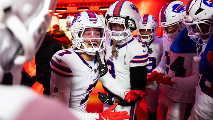 Jan 26, 2025; Kansas City, MO, USA; Buffalo Bills cornerback Taron Johnson (7) in the huddle with safety Damar Hamlin (3) against the Kansas City Chiefs during the AFC Championship game at GEHA Field at Arrowhead Stadium. Jan 26, 2025; Kansas City, MO, USA; Buffalo Bills cornerback Taron Johnson (7) in the huddle with safety Damar Hamlin (3) against the Kansas City Chiefs during the AFC Championship game at GEHA Field at Arrowhead Stadium.