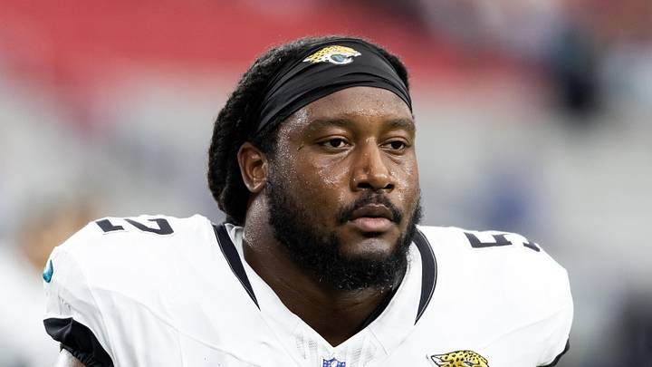 Nov 23, 2025; Glendale, Arizona, USA; Jacksonville Jaguars defensive tackle DaVon Hamilton (52) against the Arizona Cardinals at State Farm Stadium. Mandatory Credit: Mark J. Rebilas-Imagn Images Nov 23, 2025; Glendale, Arizona, USA; Jacksonville Jaguars defensive tackle DaVon Hamilton (52) against the Arizona Cardinals at State Farm Stadium. Mandatory Credit: Mark J. Rebilas-Imagn Images