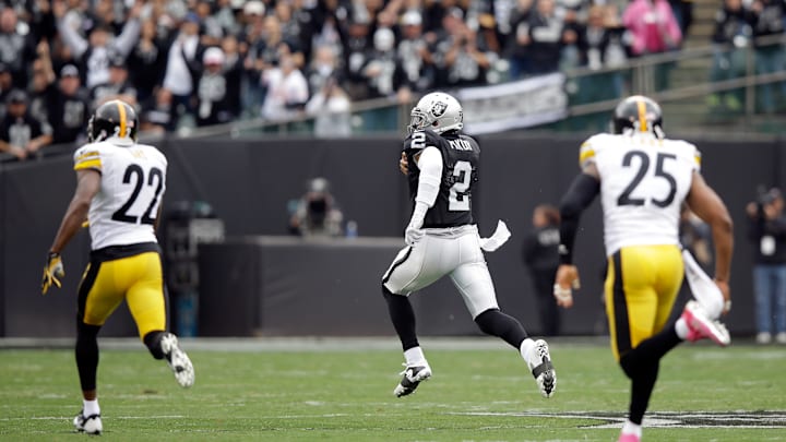 Pittsburgh Steelers v Oakland Raiders